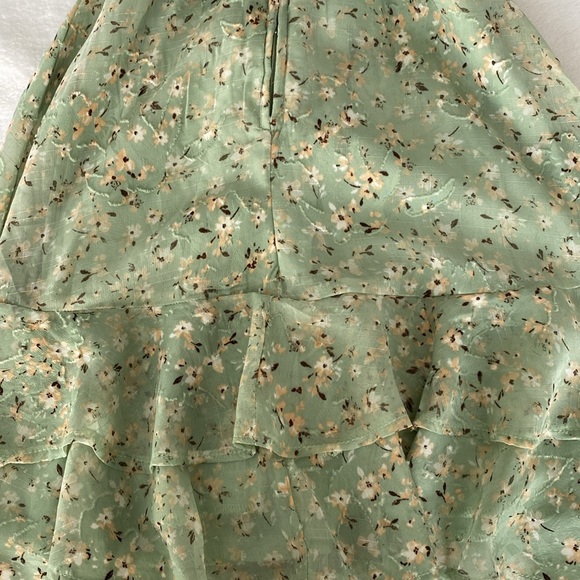Trixxi sage green floral dress - Picture 3 of 6